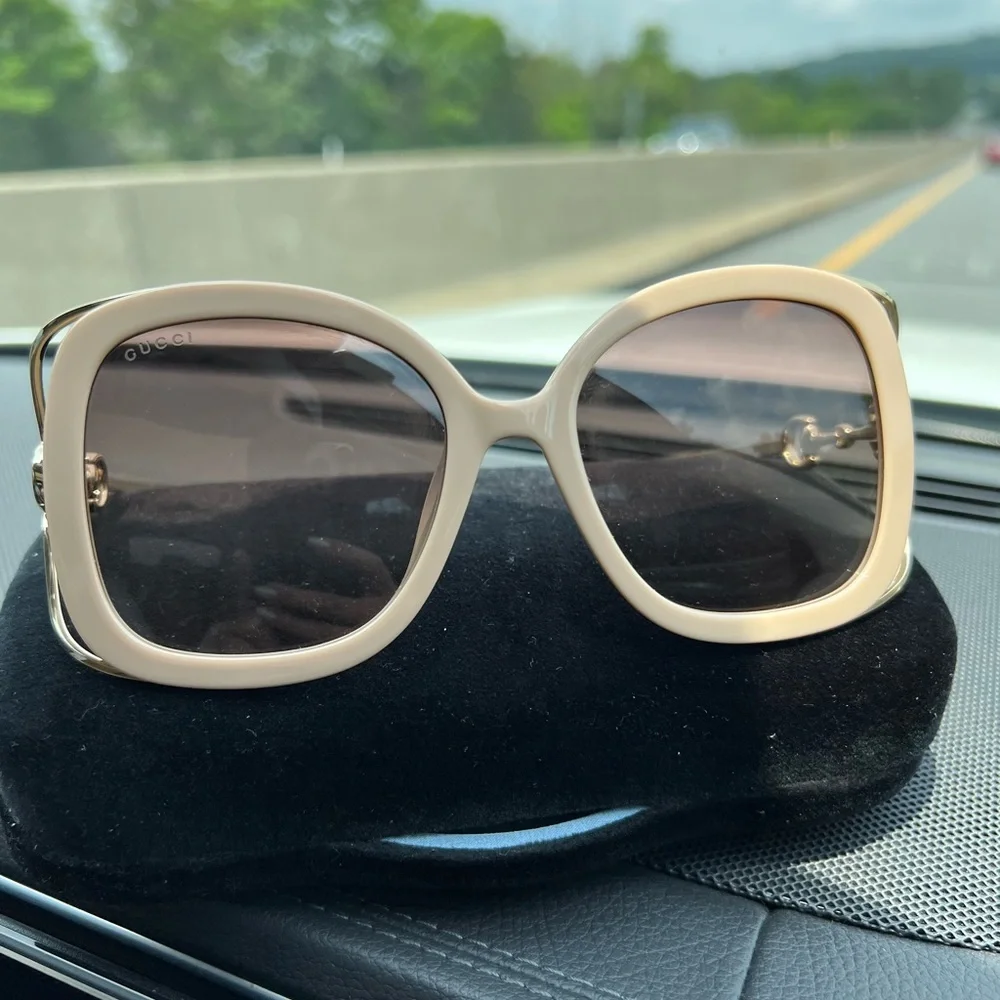 Gucci luxurious oversized sunglasses ⭐️⭐️⭐️